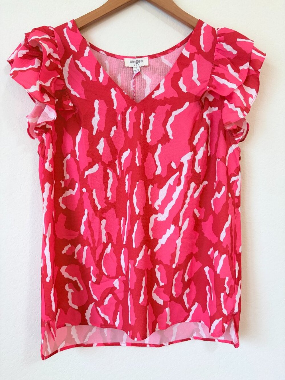 New Umgee USA Top Womens Small Pink Red Valentines Camo Print Ruffle Blouse S
